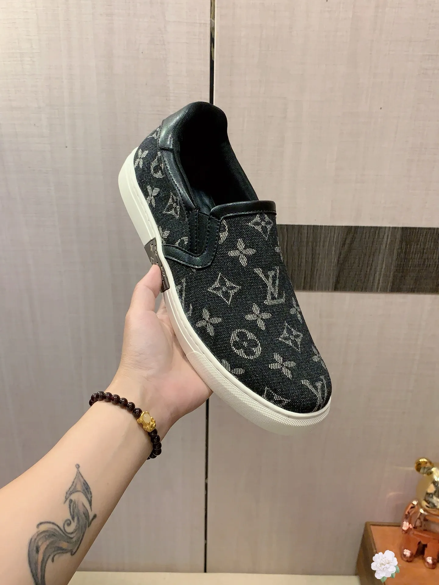 Men's men's shoes 💰400💰💰🎩🎩 [Lightning] [Lightning] "LV*" The latest • popular casual shoes, top brands [Seduce] luxury ~ purchasing agency, top ~ quality. [Strong] The upper is made of imported breathable cowhide with fabric material ➕ Breathable sheepskin feet (•) and fine workmanship. The original stylish and stylish soft rubber wear-resistant and non-slip outsole is light and comfortable on the feet. The real thing looks better when photographed in person. Code 111: Code: 38-44, 2️⃣colors selected